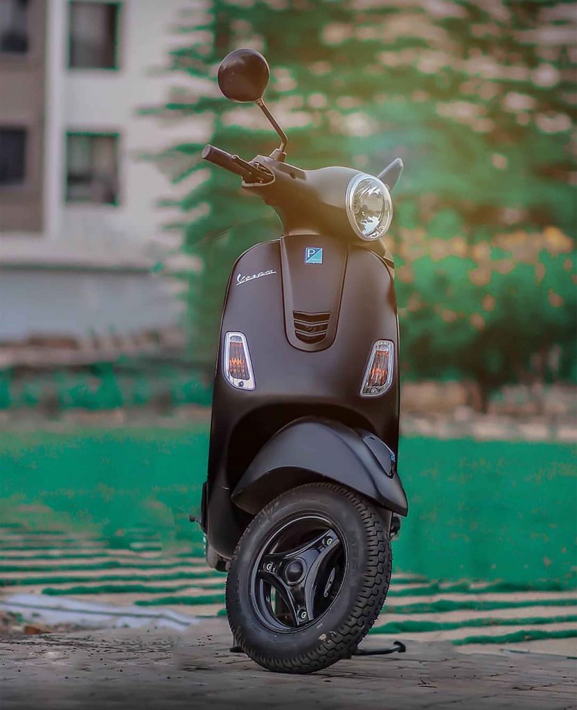 Black Scooty Blur CB Background Free Stock